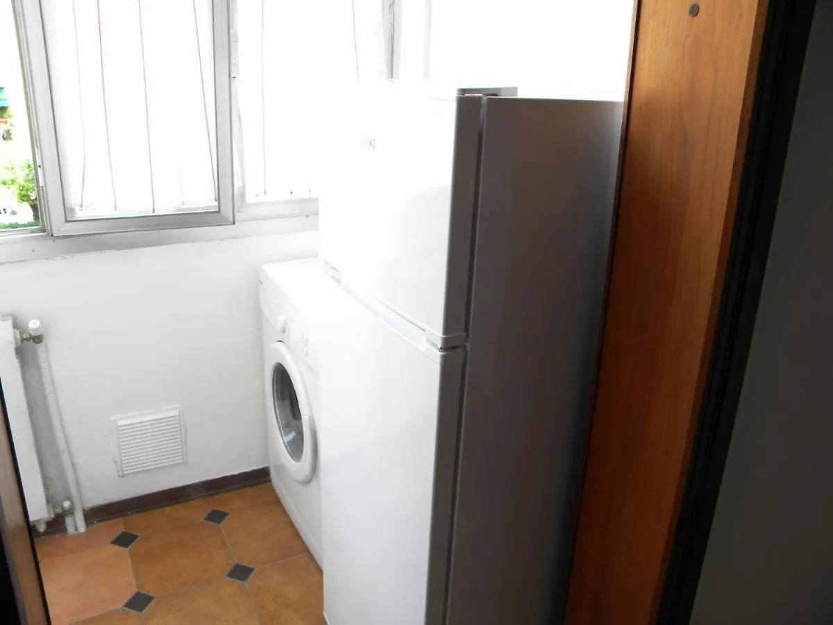 Bologna House Station Apartment 0*,