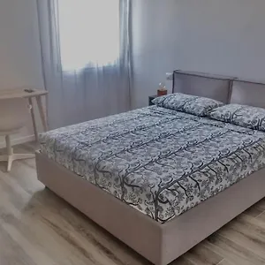  Apartment Modern Centraal Gelegen In Bologna.